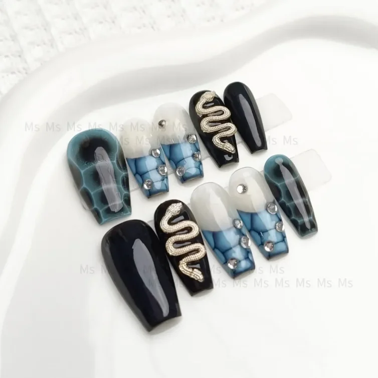 Presschic nails  The Silver Snake Emerging French Styles Medium Length Press On Nails：