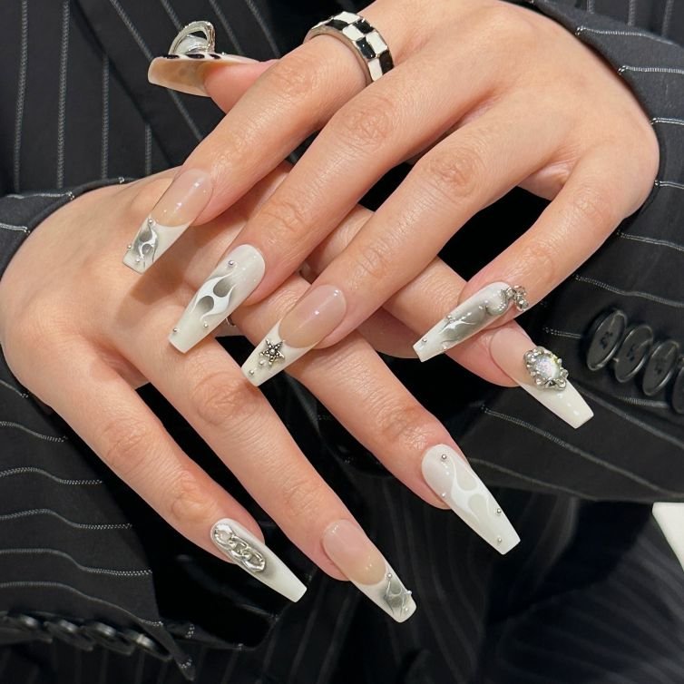 Presschic nails 903Y2k Oatmeal Nail Set