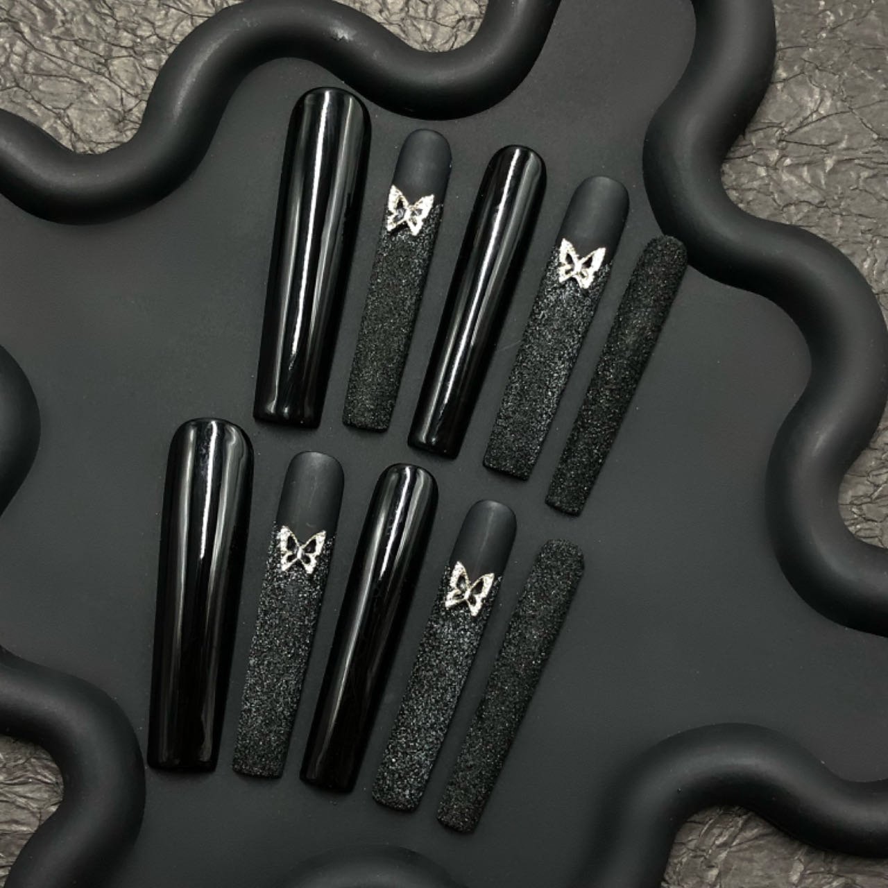 Black Butterfly Charm Press-On Nails – Matte Glitter & Glossy Mix | PressChic