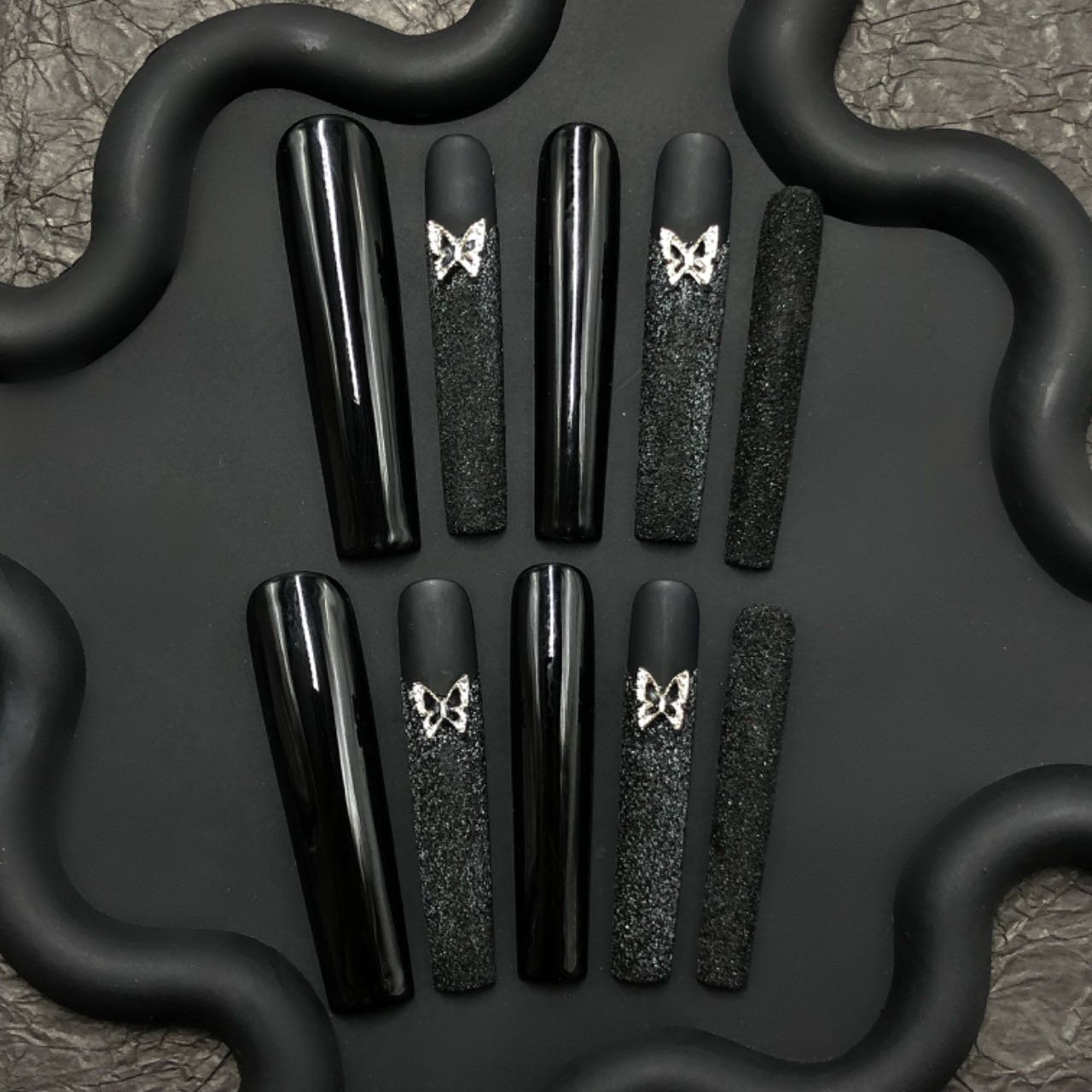 Black Butterfly Charm Press-On Nails – Matte Glitter & Glossy Mix | PressChic