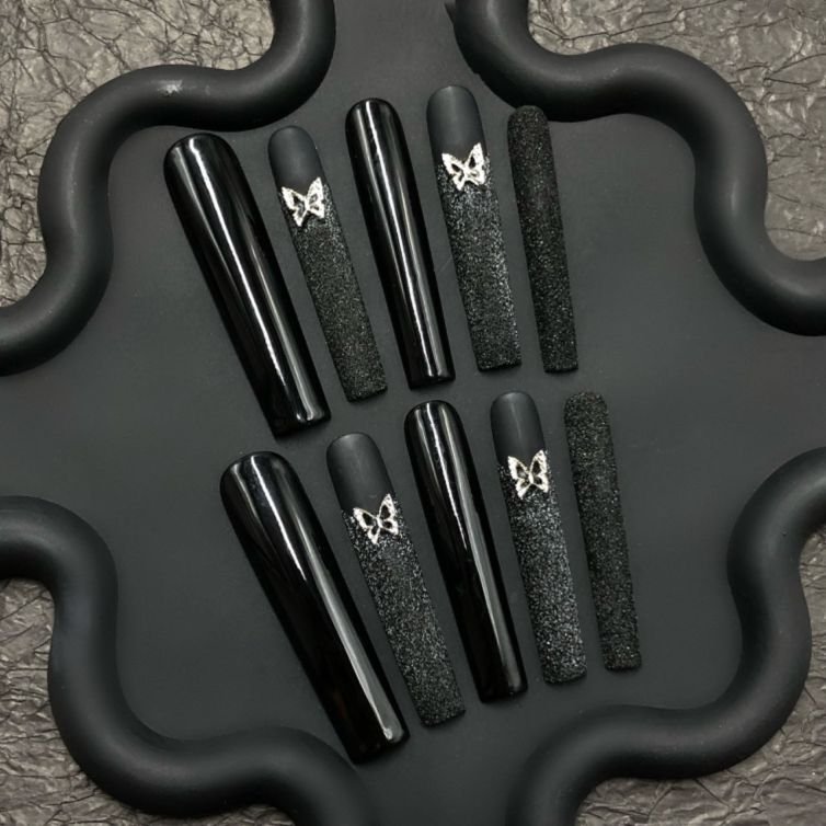 Black Butterfly Charm Press-On Nails – Matte Glitter & Glossy Mix | PressChic