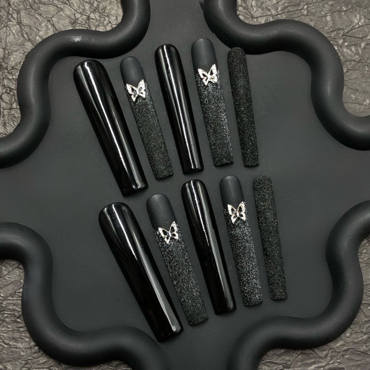 Black Butterfly Charm Press-On Nails – Matte Glitter & Glossy Mix | PressChic